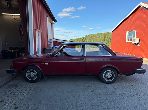 Volvo 242 6 of 22