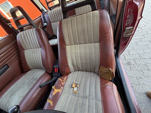 Volvo 242 21 of 22