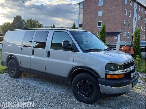 Chevrolet Express 5 of 10