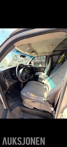 Chevrolet Express 10 of 10