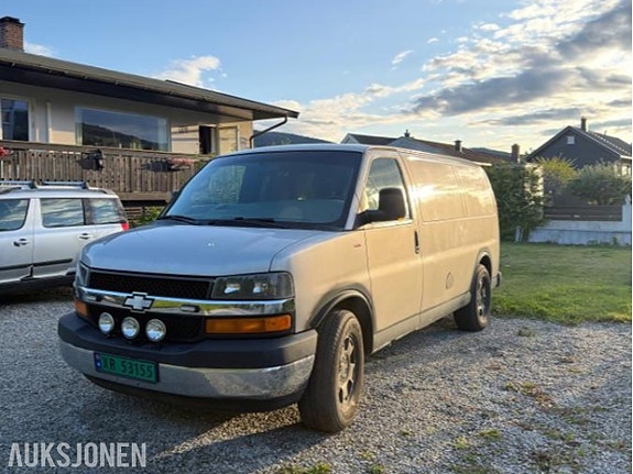Chevrolet Express 2 of 10
