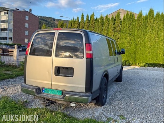 Chevrolet Express 8 of 10