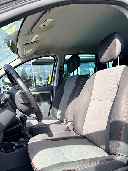 Dacia Duster 10 of 21