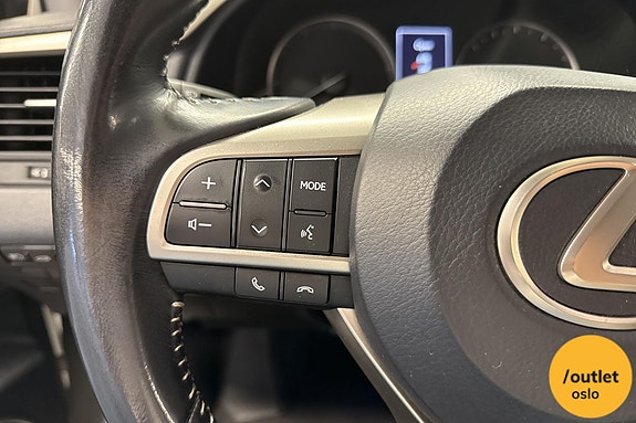 Lexus RX450h 24 of 30