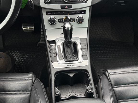 Volkswagen Passat Alltrack 17 of 27