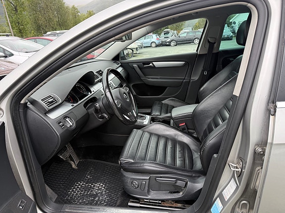 Volkswagen Passat Alltrack 9 of 27