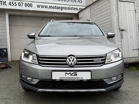 Volkswagen Passat Alltrack 2 of 27