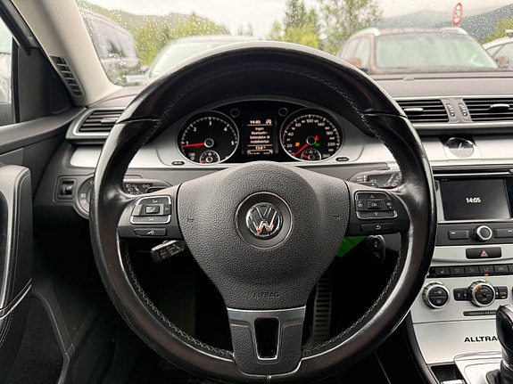Volkswagen Passat Alltrack 13 of 27