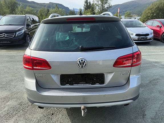 Volkswagen Passat Alltrack 6 of 27
