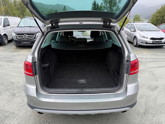 Volkswagen Passat Alltrack 22 of 27