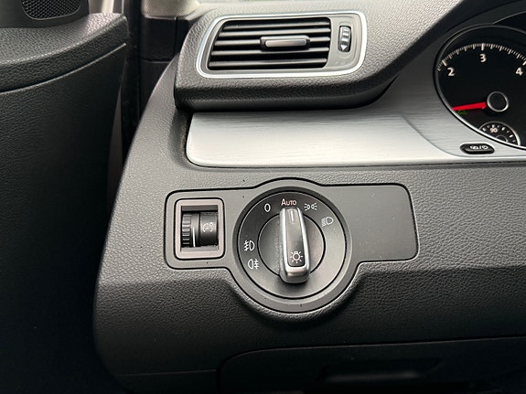 Volkswagen Passat Alltrack 16 of 27