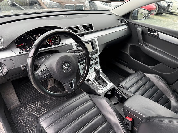 Volkswagen Passat Alltrack 12 of 27