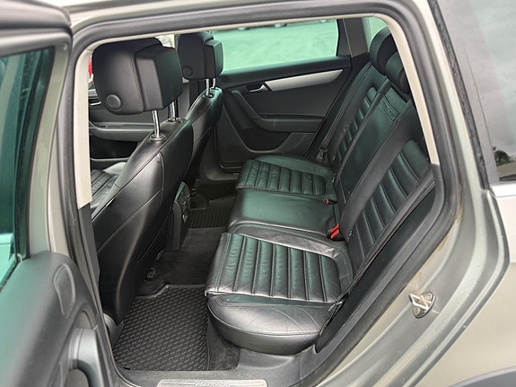 Volkswagen Passat Alltrack 21 of 27