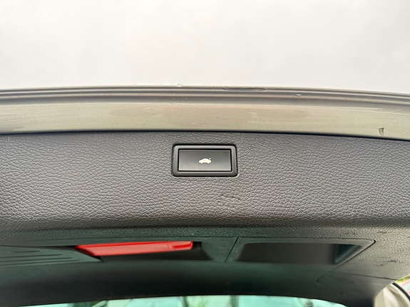 Volkswagen Passat Alltrack 23 of 27