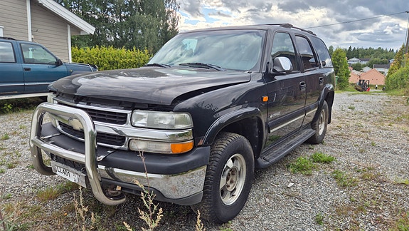 Chevrolet Tahoe 2 of 10