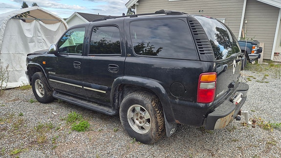 Chevrolet Tahoe 3 of 10