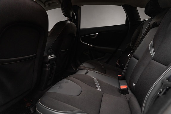 Volvo V40 13 of 22