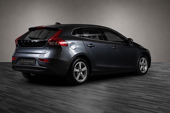 Volvo V40 5 of 22