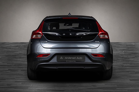Volvo V40 4 of 22