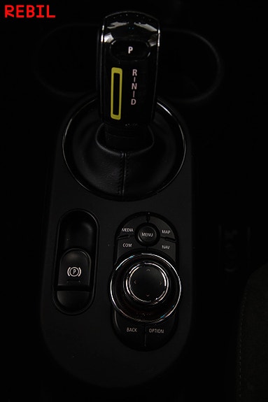 MINI Cooper SE 22 of 28