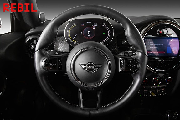MINI Cooper SE 14 of 28