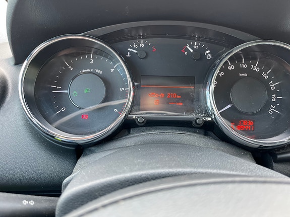 Peugeot 3008 10 of 13