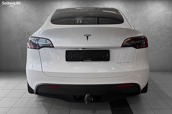 Tesla Model Y 6 of 30