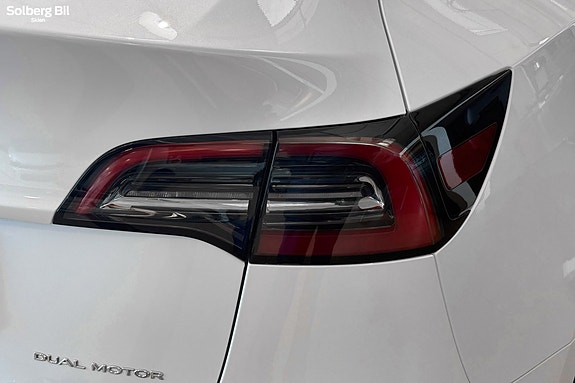 Tesla Model Y 13 of 30