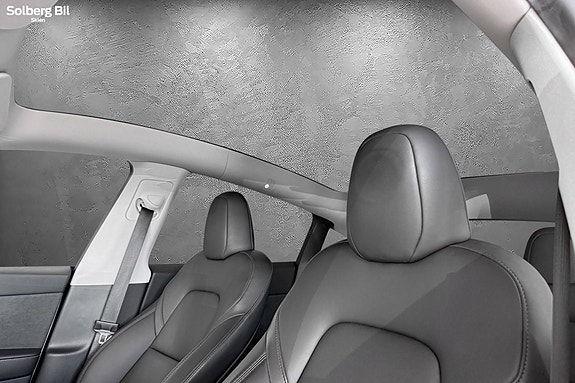 Tesla Model Y 23 of 30