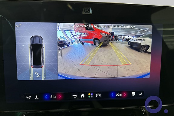 Mercedes-Benz CLA350 17 of 24