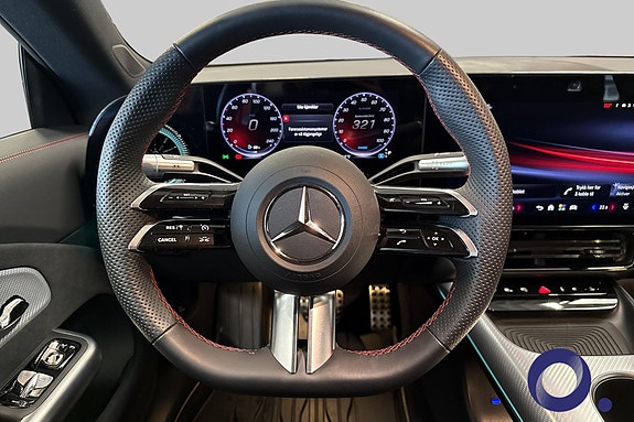 Mercedes-Benz CLA350 11 of 24