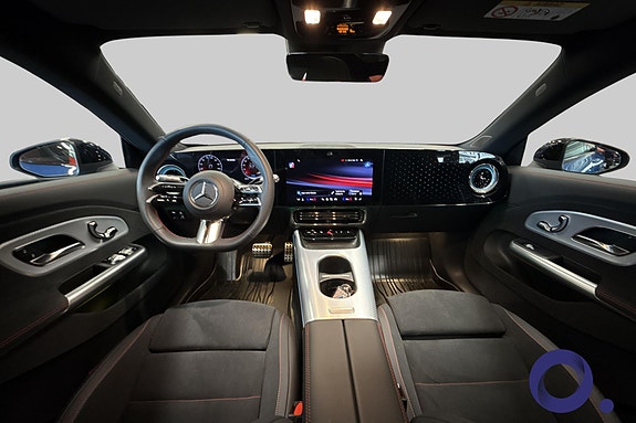 Mercedes-Benz CLA350 10 of 24
