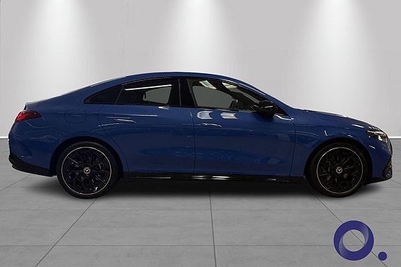 Mercedes-Benz CLA350 4 of 24