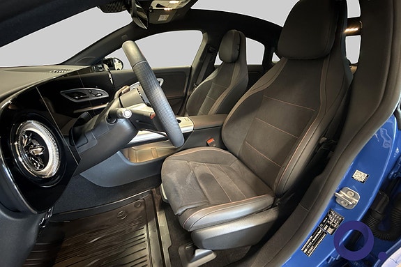 Mercedes-Benz CLA350 18 of 24