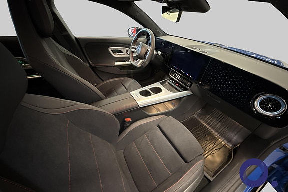 Mercedes-Benz CLA350 20 of 24
