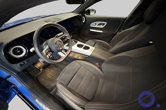 Mercedes-Benz CLA350 12 of 24