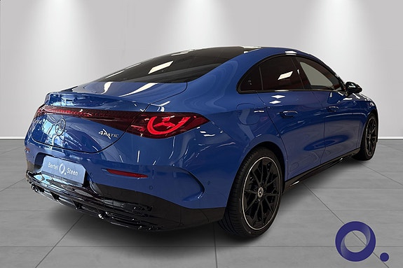 Mercedes-Benz CLA350 6 of 24