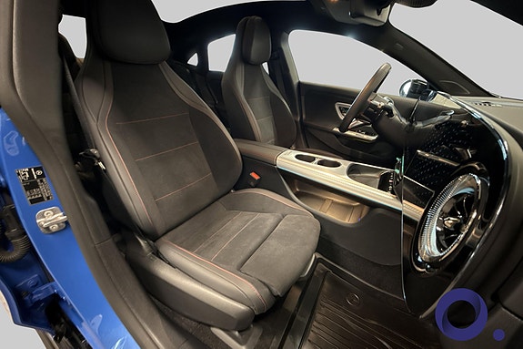Mercedes-Benz CLA350 21 of 24
