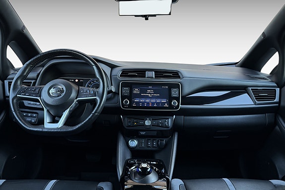 Nissan Leaf 8 of 17