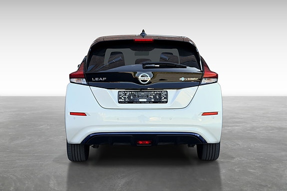 Nissan Leaf 5 of 17