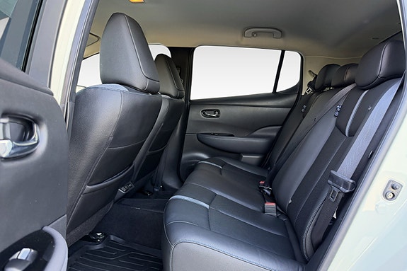 Nissan Leaf 10 of 17