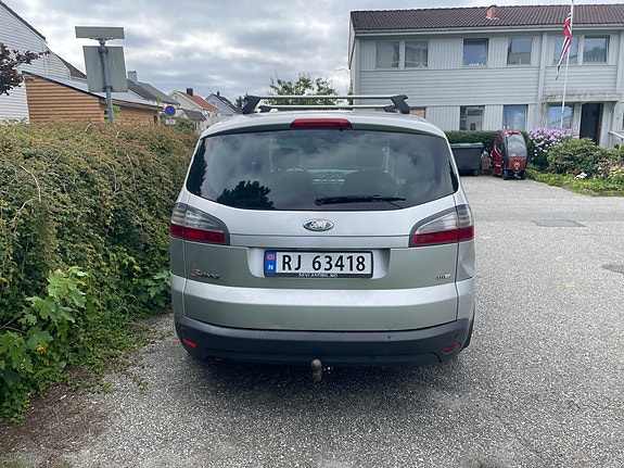 Ford S-MAX 3 of 7