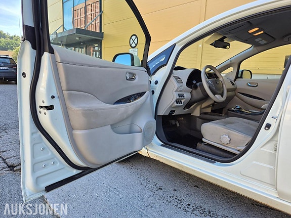Nissan Leaf 15 of 30