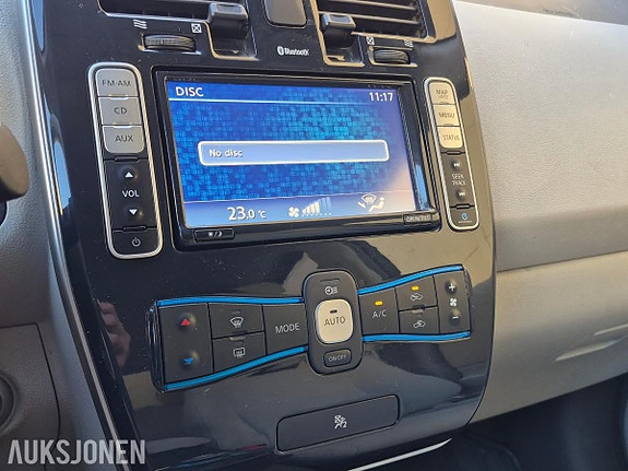 Nissan Leaf 25 of 30