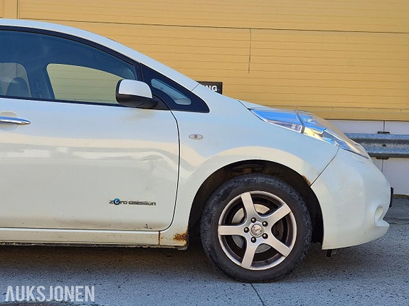 Nissan Leaf 7 of 30