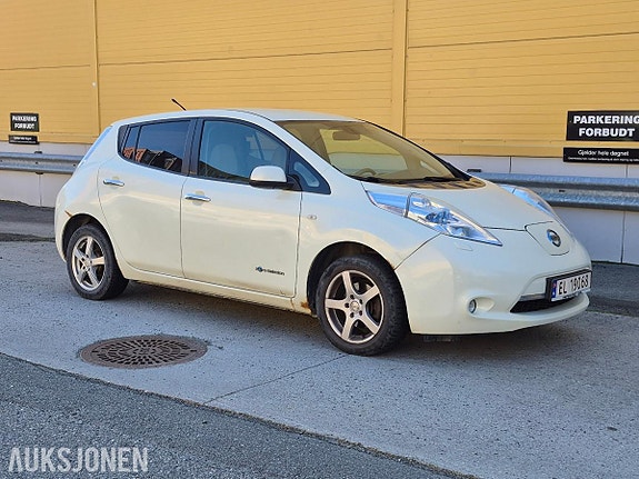 Nissan Leaf 5 of 30