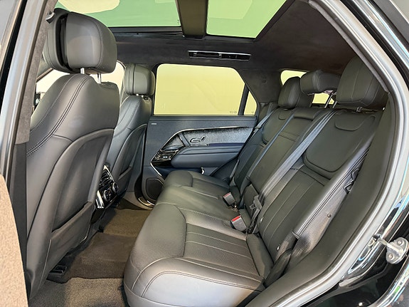 Land Rover Range Rover Sport 16 of 30