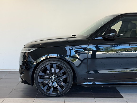 Land Rover Range Rover Sport 4 of 30