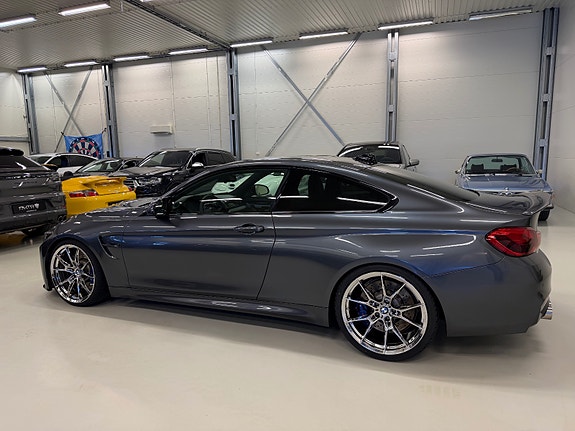 BMW M4 4 of 30