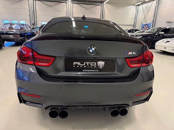 BMW M4 6 of 30